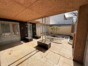Casa en ALQUILER de 2 dormitorios con terraza en barrio... Casa en ALQUILER de 2 dormitorios con terraza en barrio...