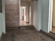 Casa en alquiler de 2 dormitorios y cochera en La Plata