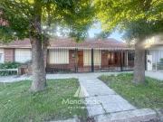 CASA EN ALQUILER DE 3 AMB CON COCHERA ZONA PARQUE LURO!