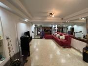 CASA EN ALQUILER DE 5 AMBIENTES CON GARAGE Y PILETA EN...