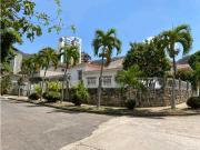 Casa en alquiler en Av. Principal de la Urb. Las...