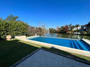 Casa en alquiler en barrio Barrancas del Lago Nordelta