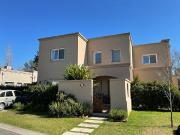 Casa en alquiler en Bella Vista