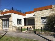 Casa en alquiler en Castelar Sur
