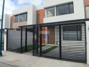 Casa en alquiler en conjunto viilanova ambato