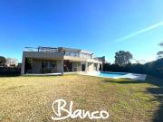 Casa en alquiler en Loma Verde