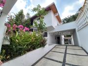 Casa en Alquiler en Lomas de La Trinidad, Caracas