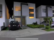 Casa en alquiler en Manta