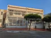 Casa en Alquiler en Maracaibo Zulia 212 m2. 3 hab