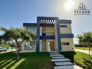 Casa en alquiler en Pilar