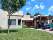 Casa en alquiler en Pilar