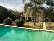 Casa en alquiler en Pilar