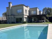 Casa en alquiler en Pilar