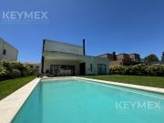 Casa en alquiler en Pilar