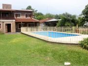 Casa en alquiler en Pueblo Esther con piscina