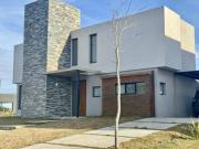 Casa en alquiler en Puertos del Lago, Barrio Riberas, 3...