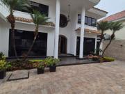 Casa en Alquiler en Samborondon, 5 Habitaciones, 5...