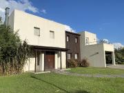 Casa en Alquiler Fisherton Aldea Golf Barrio privado