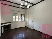 Casa en Alquiler Haedo / Moron B110 1245