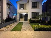 CASA EN ALQUILER LA JOYA