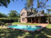 Casa en alquiler permanente en Funes Guiraldes 2630