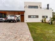 CASA EN ALQUILER SANTA ELENA 4 AMBIENTES