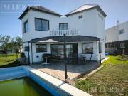 Casa en alquiler sobre lote a la laguna area 9 San Sebastian