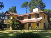 Casa en Alquiler Temporario en Pinamar para 8 personas...