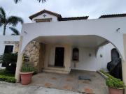 Casa en Alquiler Urbanización Terranostra, vía la Costa,...