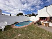 Casa en Alto Alberdi de 3 dorm con pileta, excelente estado