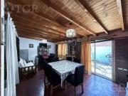 Casa en Altos de Podesta de 4 ambientes con galeria y...