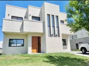 Casa en Araucarias Puertos del Lago