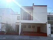 Casa en Área abierta y comercial en Viñedos