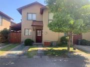 Casa en arriendo c/ estacionamiento en Avenida San Juan