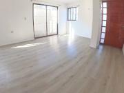 Casa en arriendo c/ estacionamiento en Centro de Quillota Casa en arriendo c/ estacionamiento en Centro de Quillota