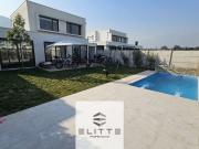 Oportunidad! Arriendo Casa c/ piscina Chicureo Piedra Roja