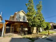 Casa en arriendo c/ estacionamiento en Plaza Viva