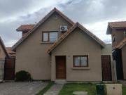 Casa en arriendo c/ estacionamiento en Quilamapu