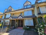 Casa en arriendo c/ estacionamiento en Villa San Pedro...