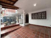 casa en arriendo en avenida libertadores. Cod A31615