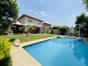 Casa en Arriendo en Colina 4 dormitorios 3 baños