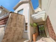 casa en arriendo en el poblado. Cod A5697