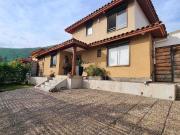 Casa en Arriendo en Huechuraba 4 dormitorios 3 baños