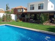 Casa en Arriendo en jose rabat 9380