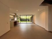 Casa en arriendo en La Calleja, Envigado