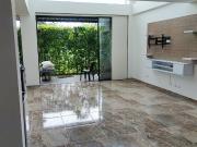 casa en arriendo en la merced. Cod A4338