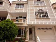 casa en arriendo en la península. Cod A215174