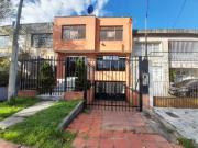 casa en arriendo en la soledad teusaquillo. Cod A120967