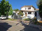 Casa en Arriendo en Las Condes 4 dormitorios 3 baños