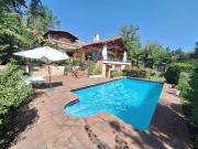 Casa en Arriendo en Las Condes 4 dormitorios 5 baños